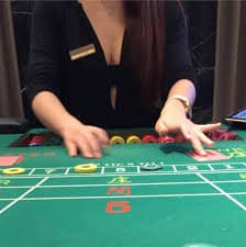 Proses pembayaran dan penarikan dana di crosswords
